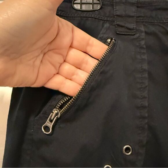 New York & Company 8 Pocket Mid Rise Ankle Cargo Pants Utility Black‎ Size 4 - Picture 3 of 10